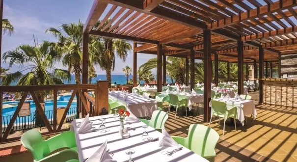 HOTEL FANTASIA DELUXE CAFE فانتاسیا دلوکس
